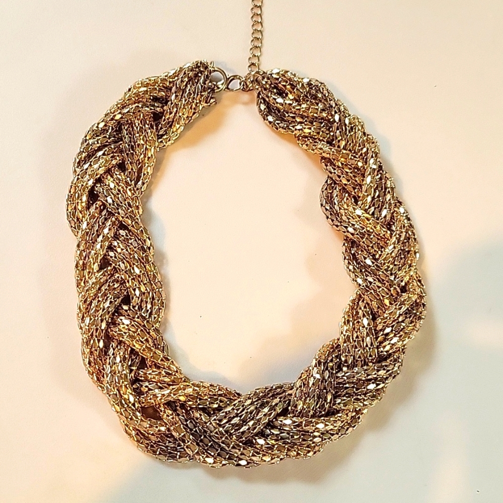 GOLDTONE BRAIDED CHOKER NECKLACE EUC 16"-18"